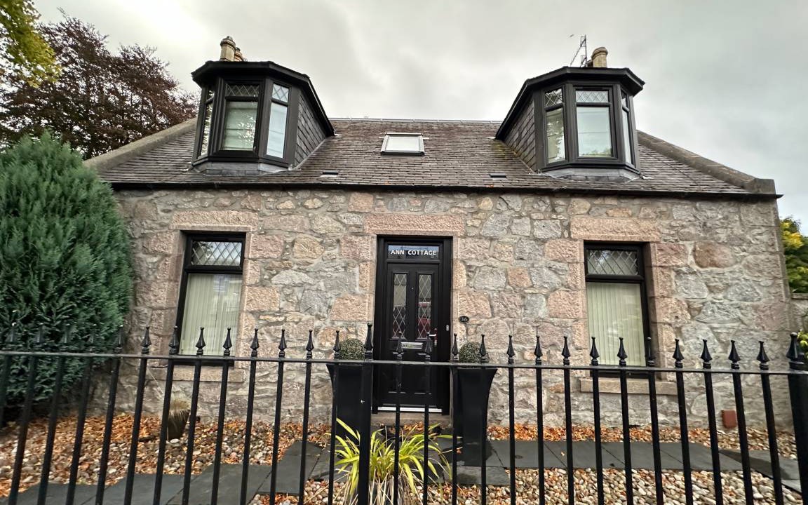 Bucksburn Cottage | 50 m² Cabin ∙ 3 bedrooms ∙ 9 guests