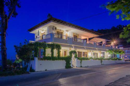 Chrisi Akti Hotel | 50 m² Hotel ∙ 2 bedrooms ∙ 5 guests
