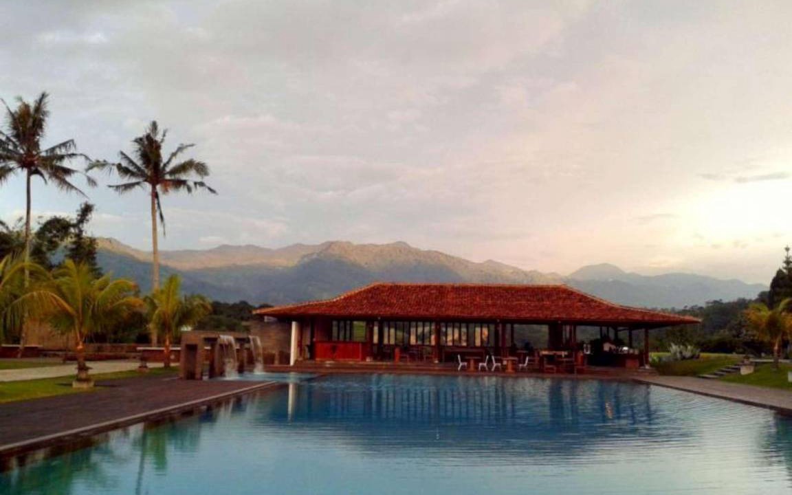 Megamendung Resort | 57 m² Resort ∙ 8 guests