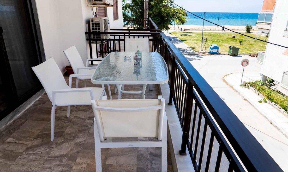 Nea Playia Apartment | #6 Nea Plagia Beach in Thessaloniki