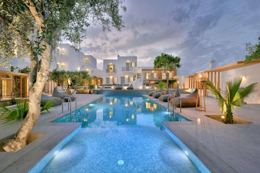 Platis Gialos Hotel | 60 m² Hotel ∙ 127 guests
