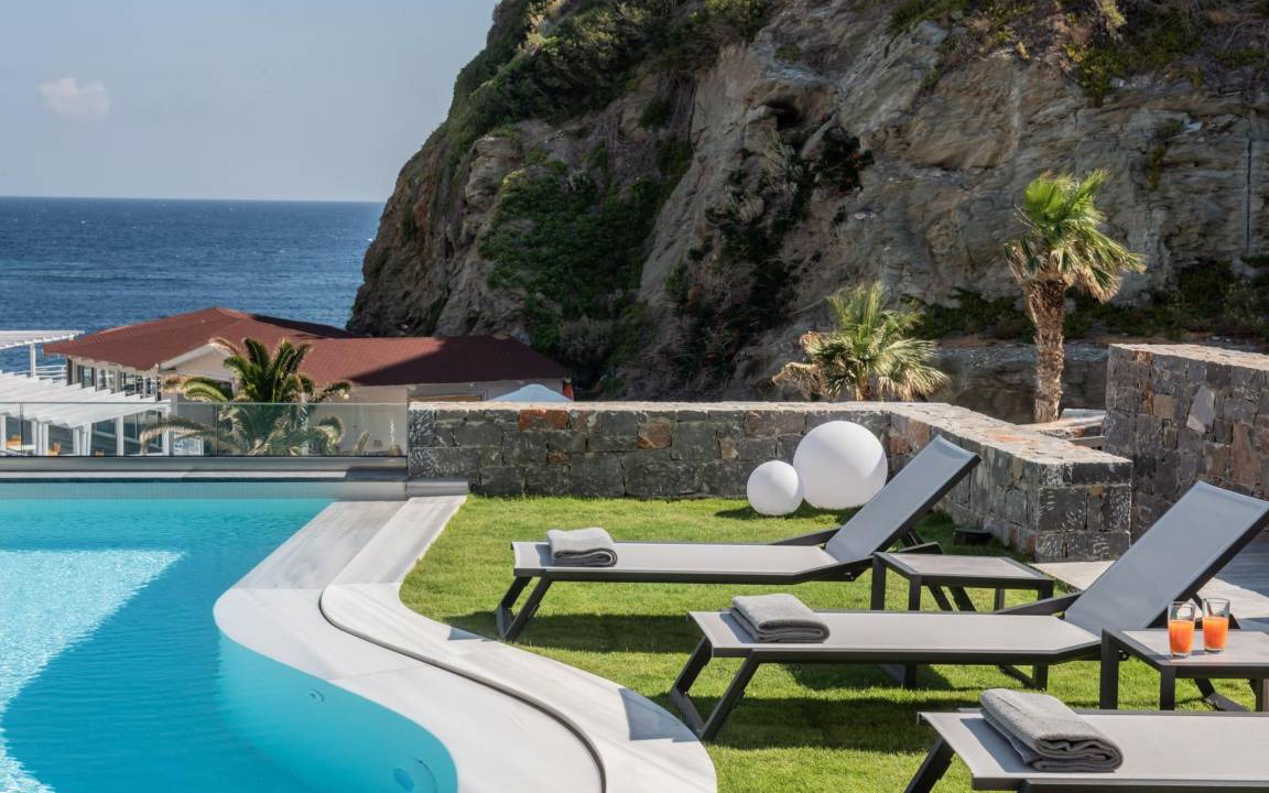 Agia Pelagia Villa | 620 m² Villa ∙ 9 bedrooms ∙ 18 guests