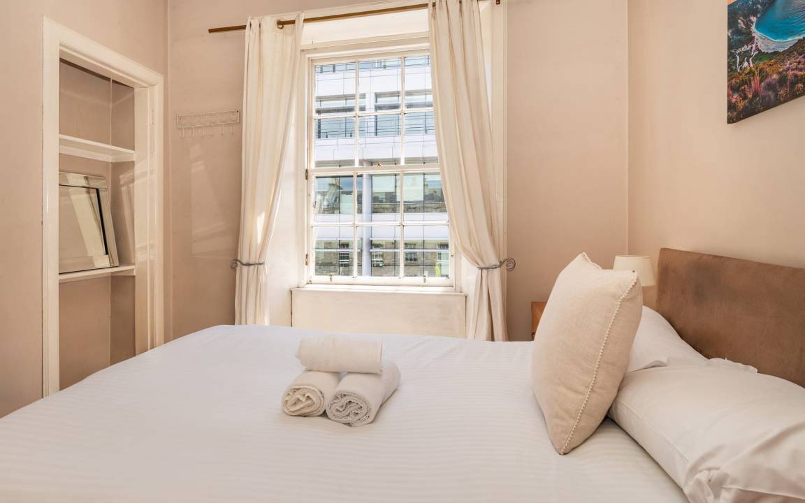 Tollcross Apartment | 65 m² Apartment ∙ 2 bedrooms ∙ 2 guests