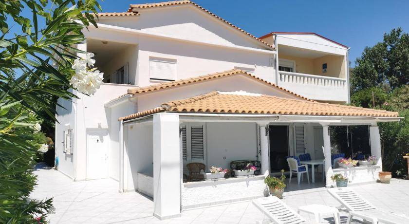 Katakolo Apartment | 66 m² Apartment ∙ 2 bedrooms ∙ 5 guests