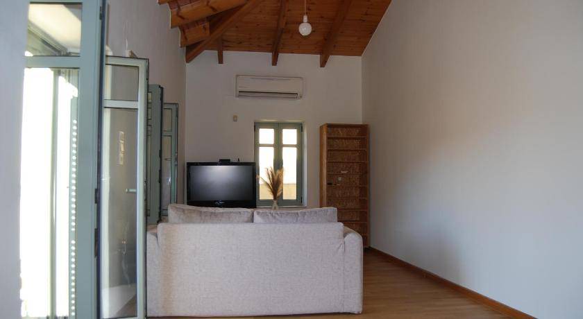Neapoli House | 70 m² House ∙ 1 bedroom ∙ 3 guests