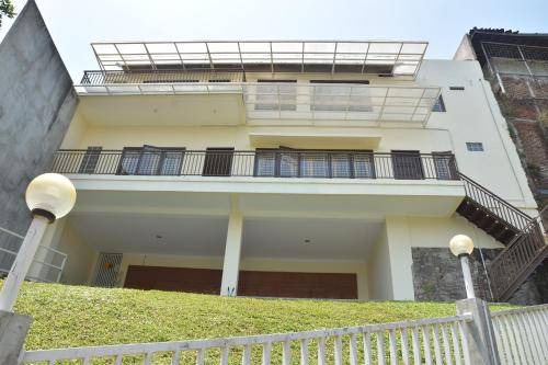 Dago House | 700 m² House ∙ 3 bedrooms ∙ 5 guests