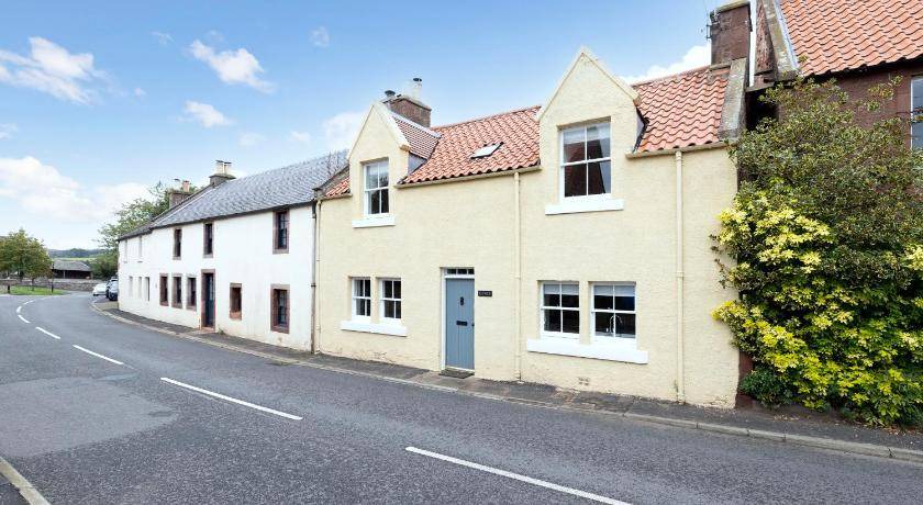 Dunbar House | 76 m² House ∙ 2 bedrooms ∙ 4 guests