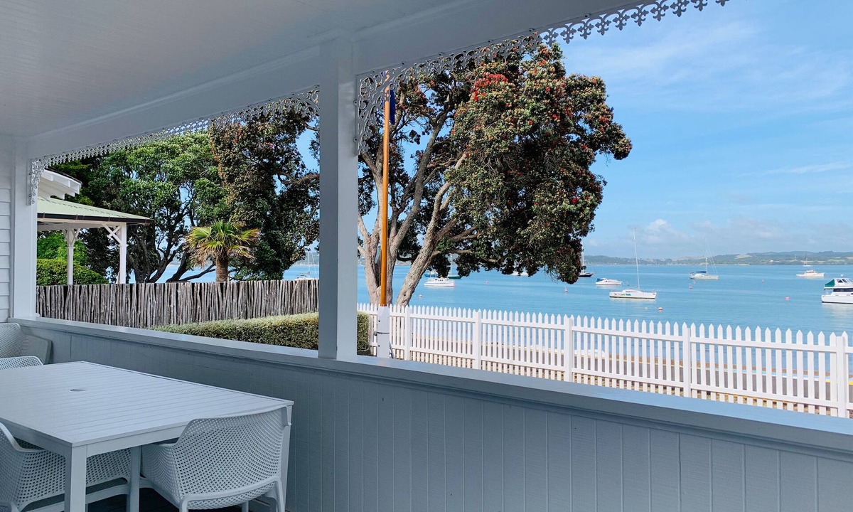 Russell House | 9 The Strand - Waterfront Russell - New Pricing!