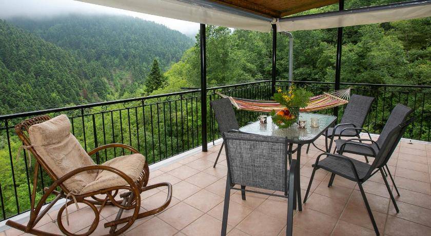 Lake Plastiras House | 90 m² House ∙ 3 bedrooms ∙ 5 guests
