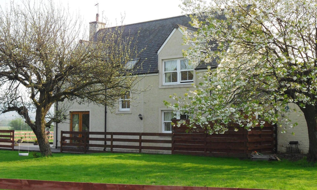 Auchengray House | A Beautiful Rural Farmhouse With Flexible Living Space And Great Views