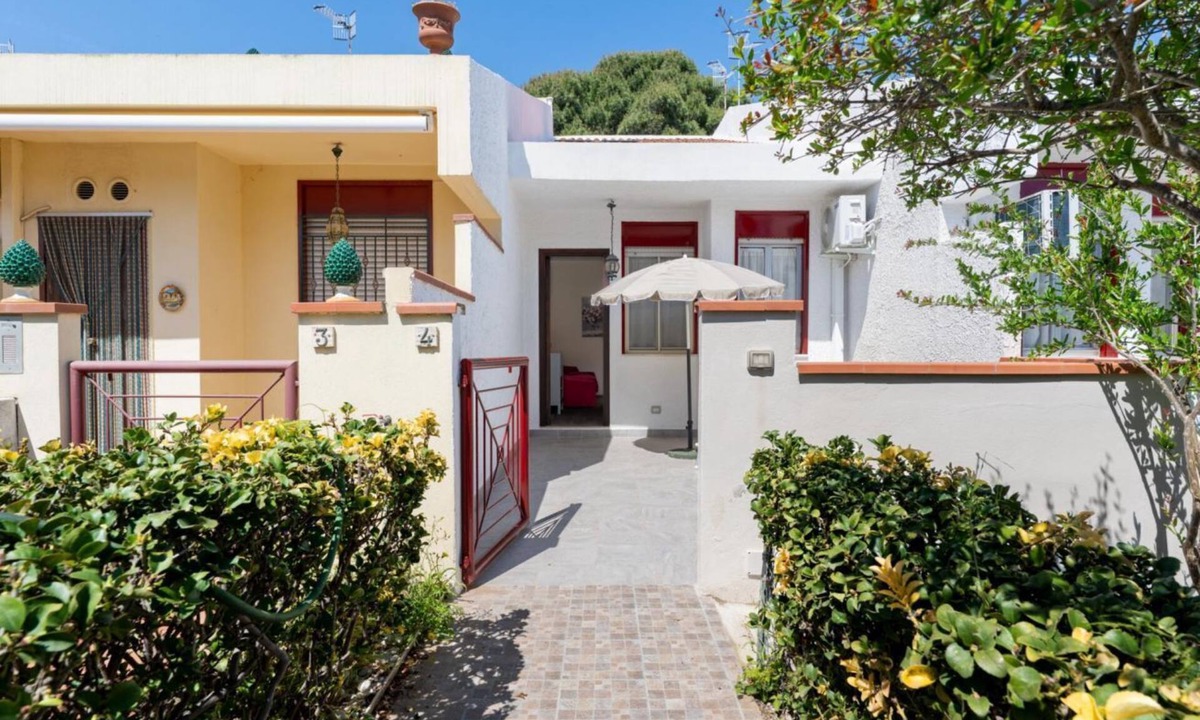 Torre di Faro Apartment | A comfortable 90 sqm apartment on two levels connected by an internal staircase, ideal for up to 6 people.The property is located in Torre Faro, one of the most picturesque towns in the Messina area, about 15 km from the center of Messina, at a point whe
