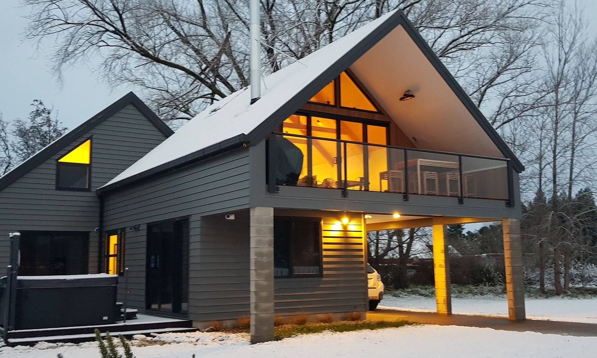 Ohakune House | A mountain retreat with Spa - Bombardino Chalet