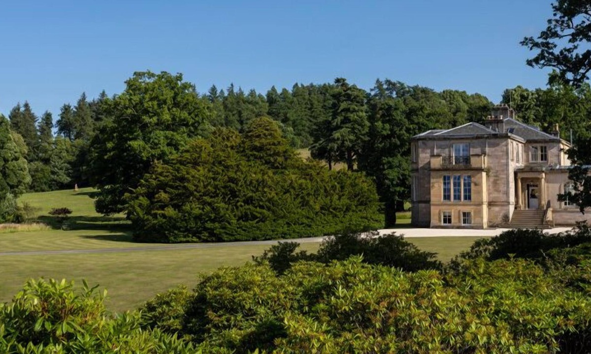 Kippen House | A Tranquil Scottish Retreat by Loch Lomond, 7 bedroom country house sleeping 14 guests