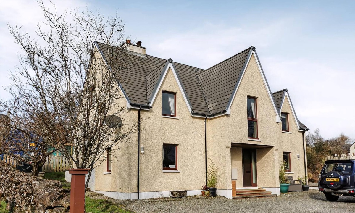 Tobermory Cottage | A welcoming family home, high above Tobermory, on the magical Isle of Mull.