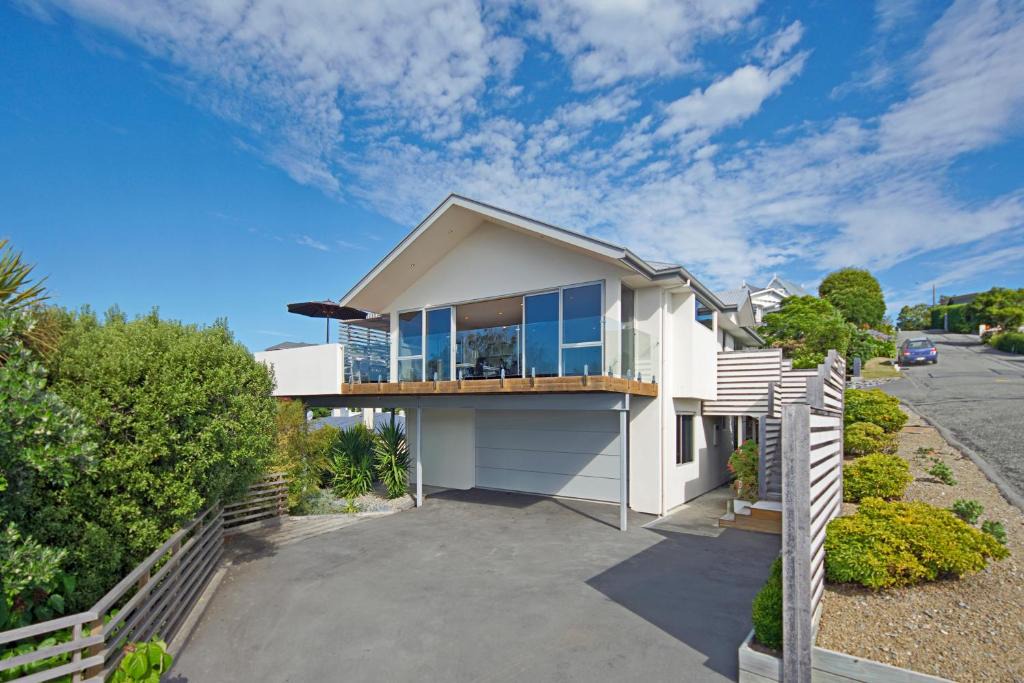 Stepneyville House | Above The Cut