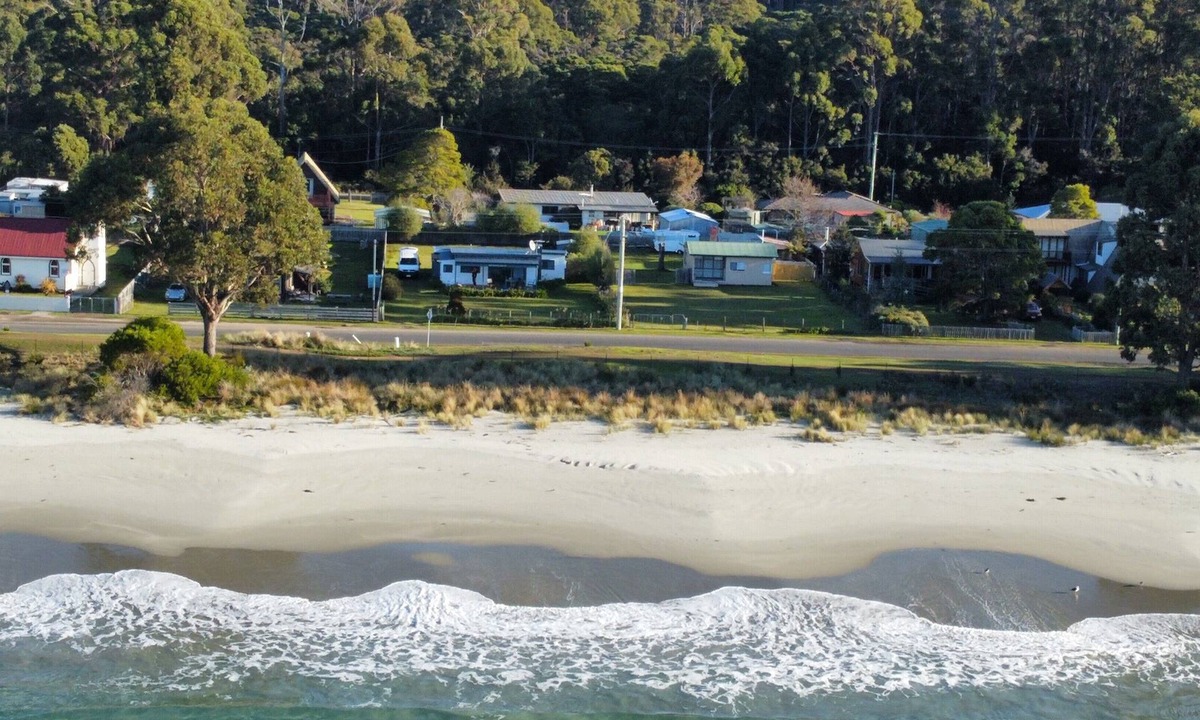 Adventure Bay Cottage | Absolute Beachfront Adventure Bay