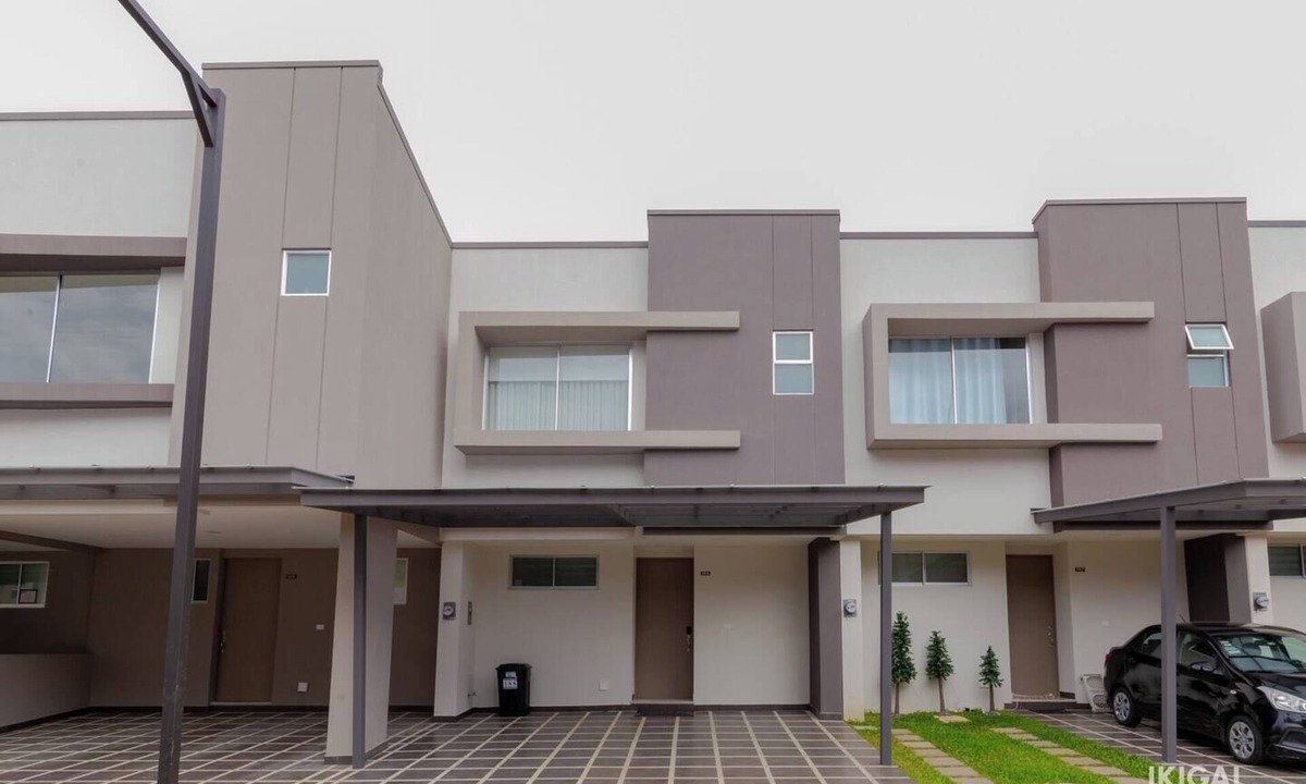 Ciudad Cariari Apartment | Accommodation in Cariari: 2 bedrooms, kitchen, living room, garden, BBQ, and pool in the clubhouse.