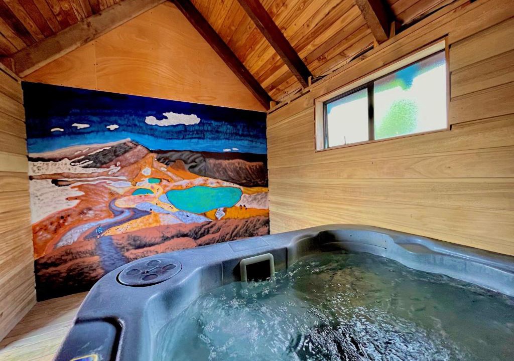 National Park Village Hotel | Adventure Lodge and Motels and Tongariro Crossing Track Transport