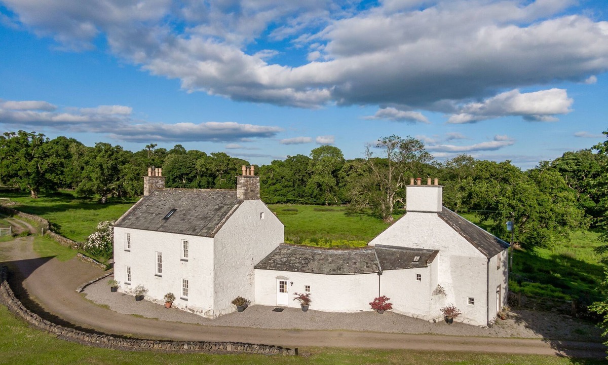 Castle Douglas Cottage | Airds of Kells House - a house that sleeps 8 guests in 4 bedrooms