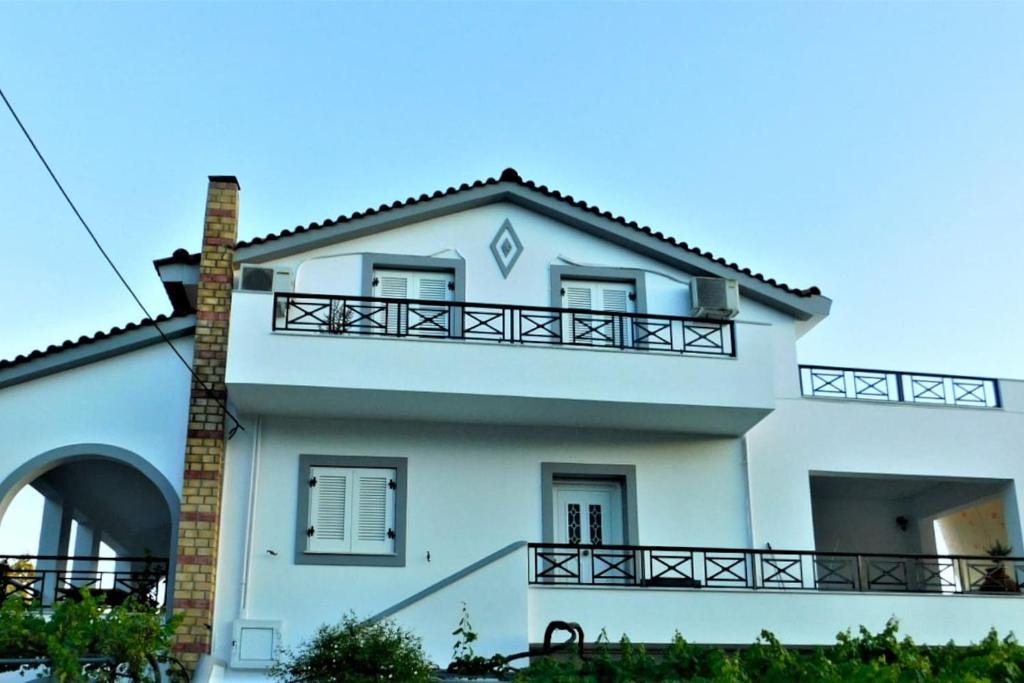 Kardhakata House | Anastasia's Residence