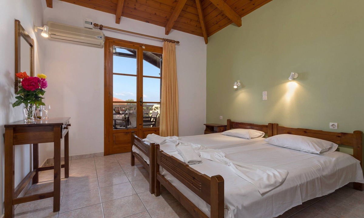 Ano Vasilikos Apartment | Anemomylos Studios - Attic Two-Bedroom Apartment