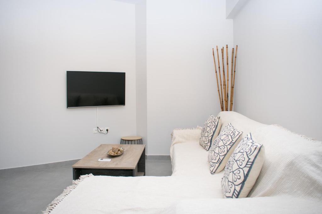 Kiveri House | Angie’s apartment