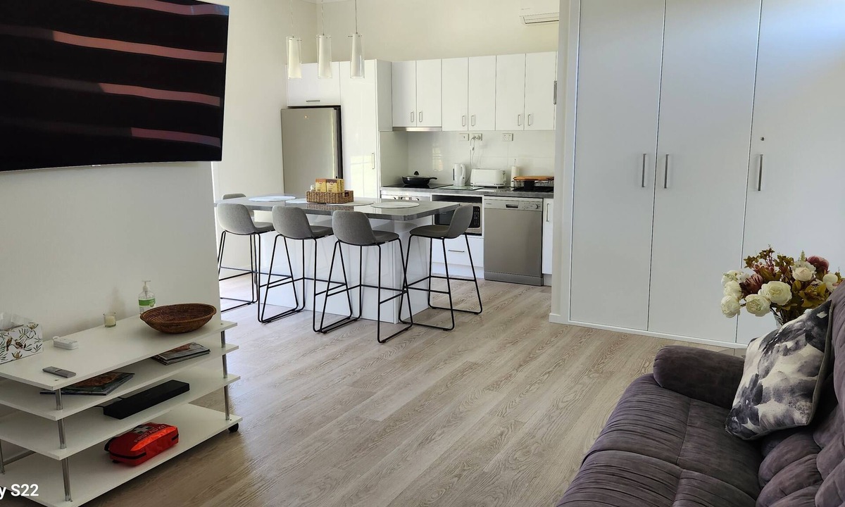 Geilston Bay Apartment | Apartment Hobart Two Bedroom Self Contained in Geilston Bay. Pet friendly.