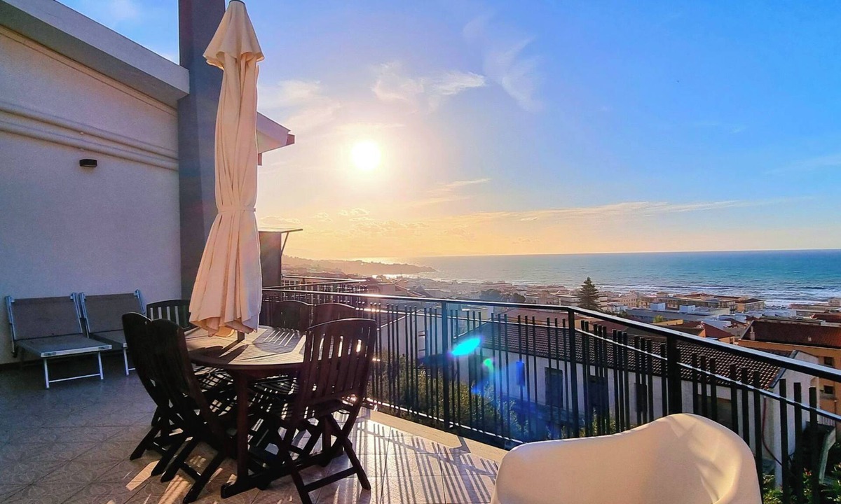 Cefalu Apartment | APPARTAMENTO: “CORNIOLA”