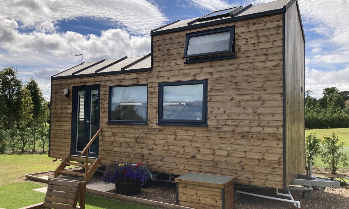 Eyemouth Ski Chalet | Ashmere Tiny House . Adults Only