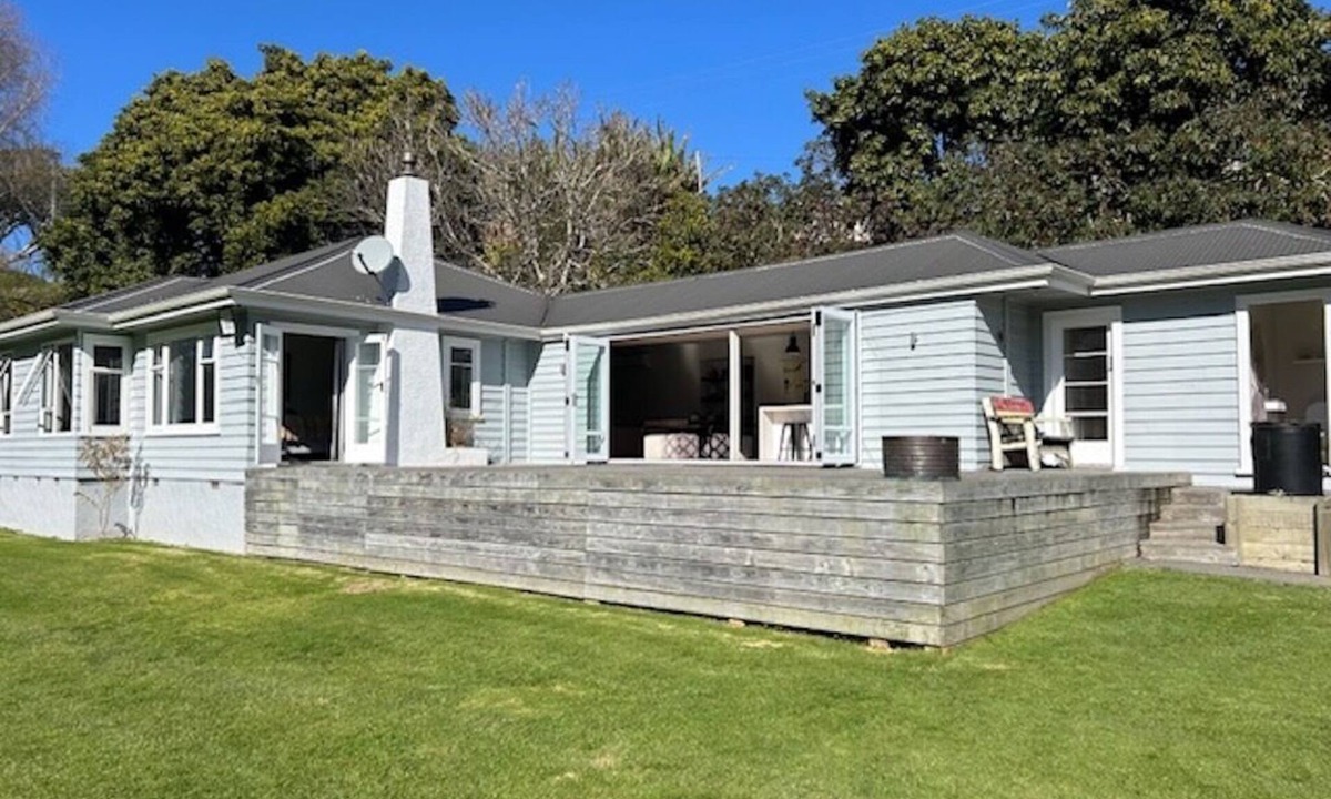 Maketu House | At the beach but in your own little peace of paradise