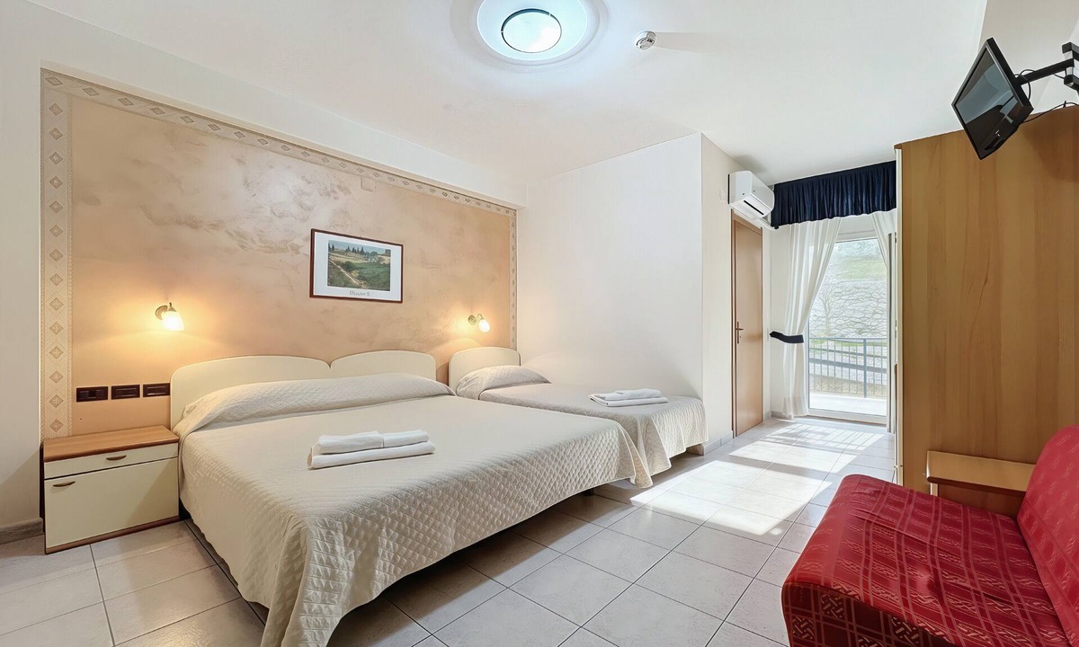 Monte Sant'Angelo Bed & Breakfast | B&B with Balcony - 235 - Santangelo - Pool