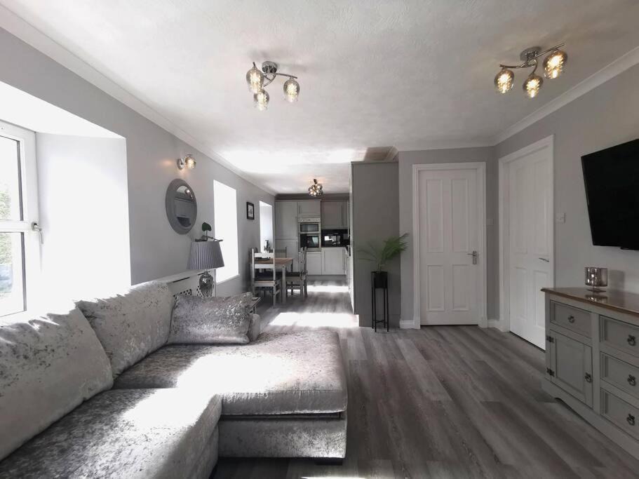 Hunspow Apartment | B'Dazzled Flat, Castletown