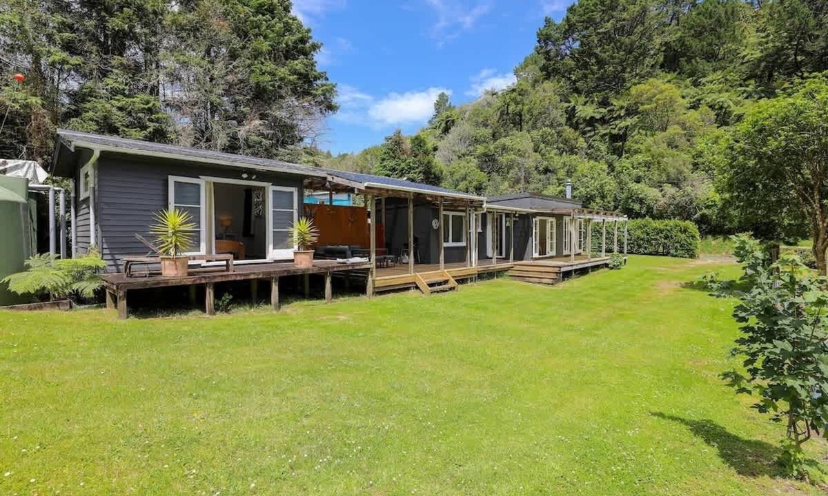 Rotoma House | Back of Beyond Cottage | Lake Rotoehu Getaway