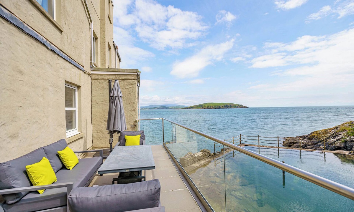 Sandyhills Cottage | Balcary Tower