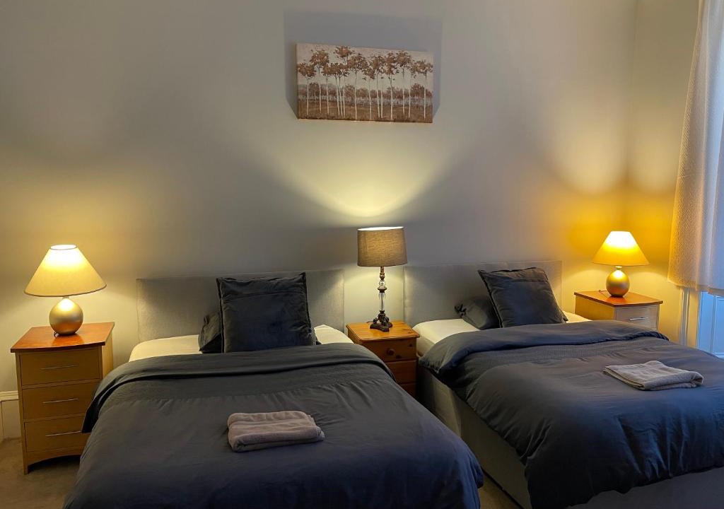 Glasgow Westend House | Bank street Townhouse