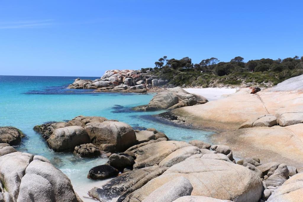 Binalong Bay House | Bay of Fires - Beachfront - Sloop Cottage