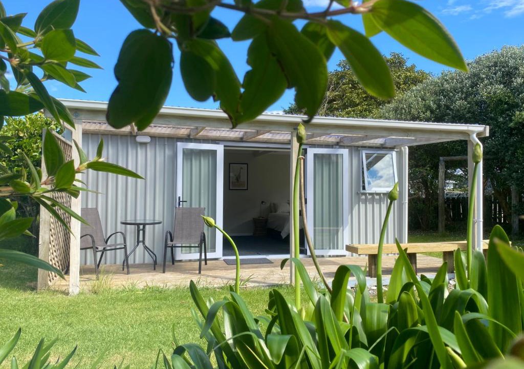 Waihi Beach House | Beach Break Cabin - short walk to beach and cafes