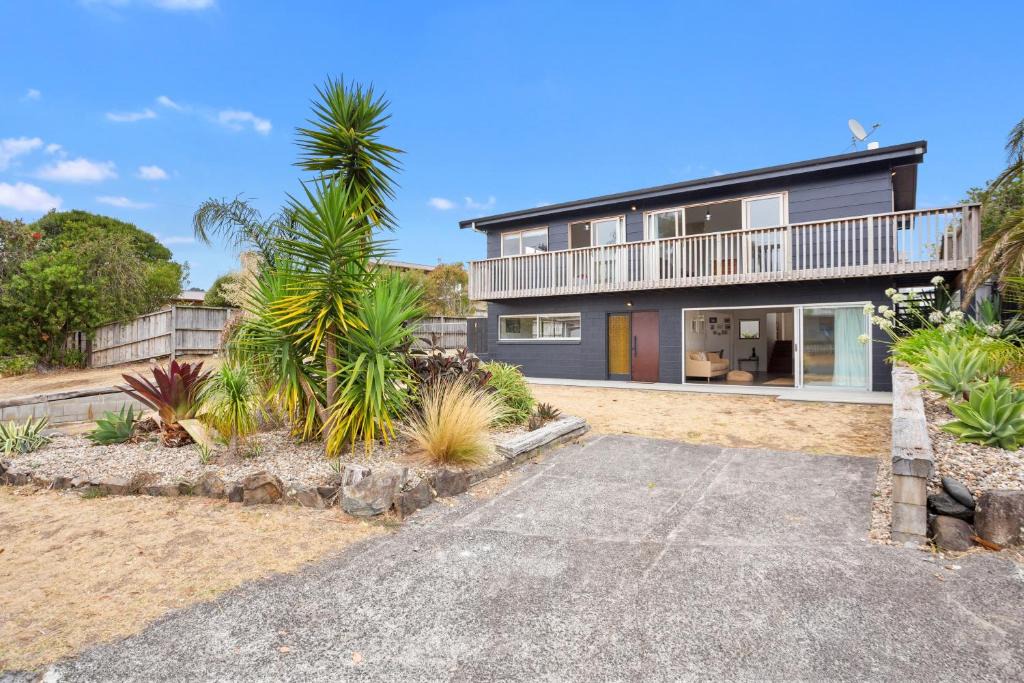 Whangamata House | Beach House on Blane - Whangamata Holiday Home