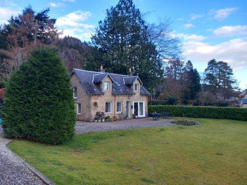 Callander House | Beautiful Historic Cottage