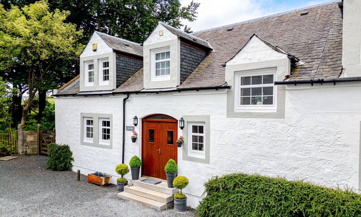 Kilmarnock Cottage | Beautifully Converted Mews Cottage Offering Highest Level of Comfort & Style