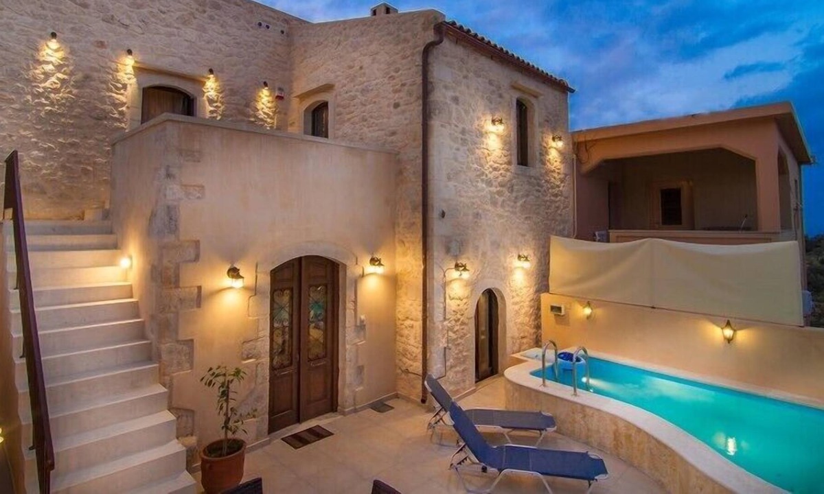Vizari Villa | Beautifully restored character house with private pool in a countryside village!