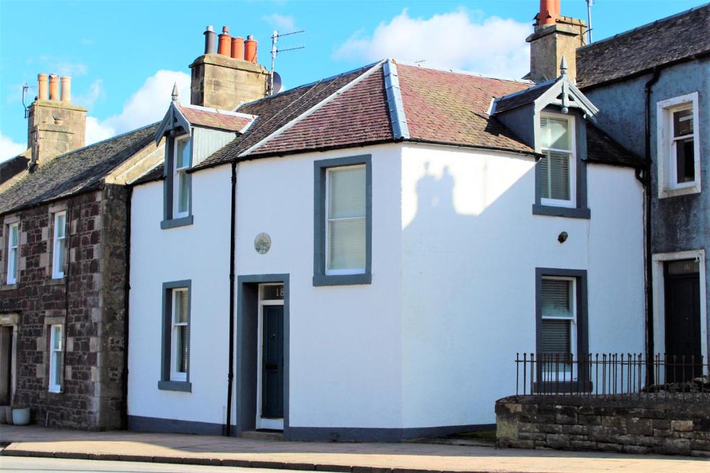 Biggar House | Beeswing, a Victorian Gem in Biggar