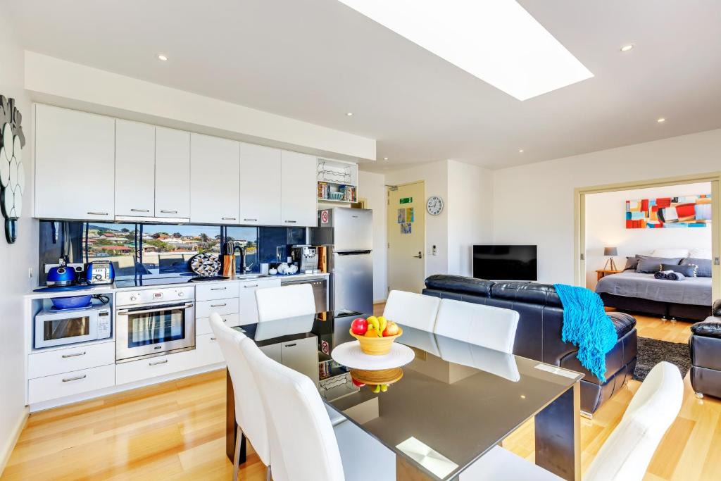 Bellerive Apartment | Bellerive Marina View Apartments NO 27