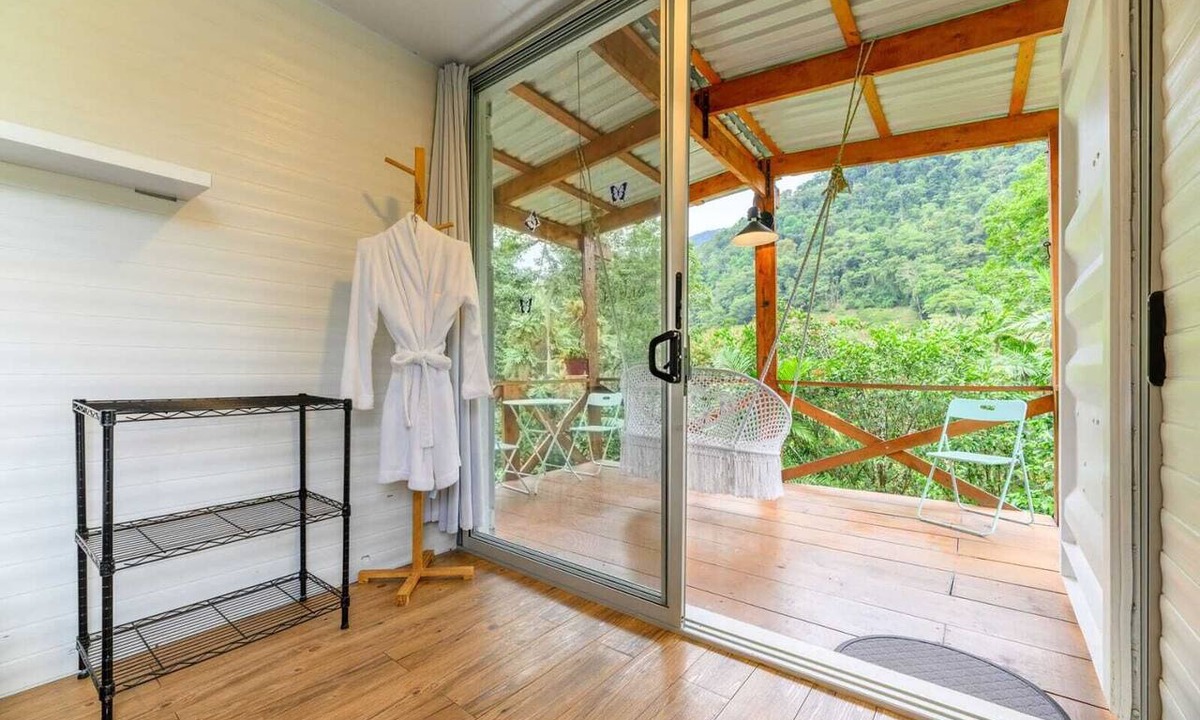 Bajos del Toro Hotel | Blue Morpho Lodge