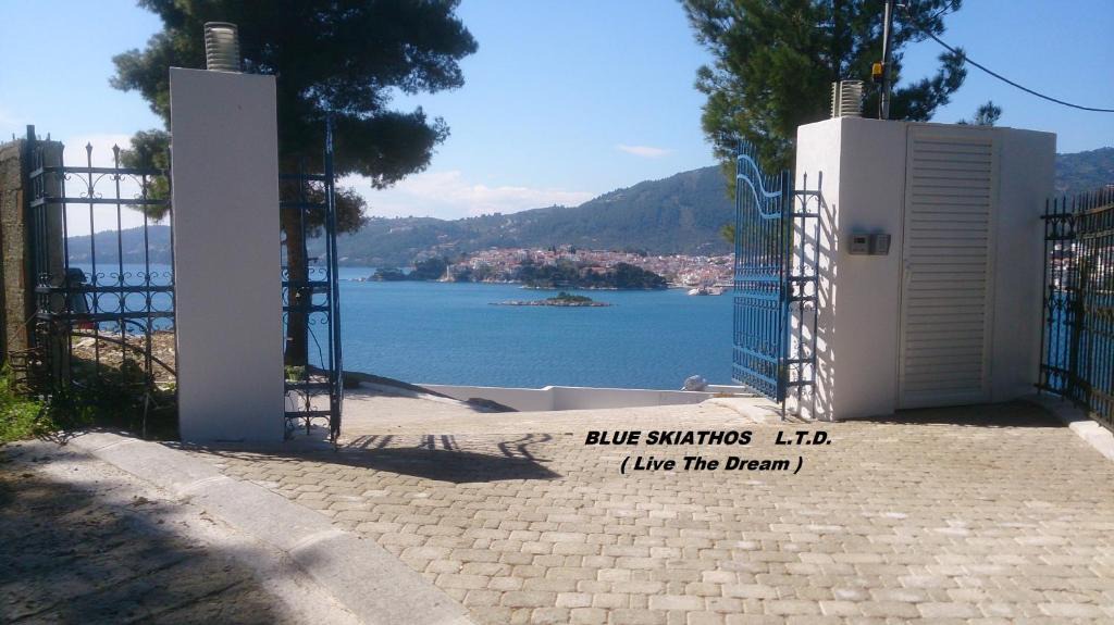 Punta Villa | BLUE SKIATHOS LTD