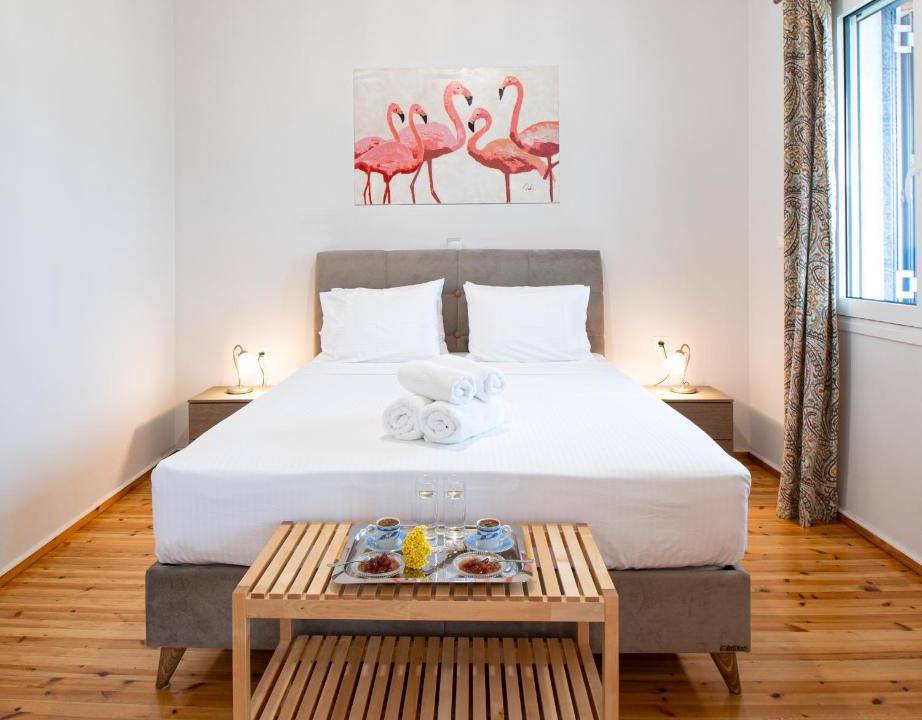 Foinikounta Apartment | Blue Window