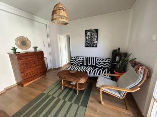 Omonia Apartment | Bohemian Cozy Flat, with terrace 24h available, self- check in