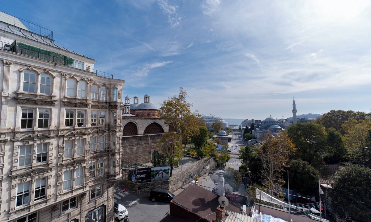Tophane Apartment | Bosphorus View - 1-bedroom apartment with AC and Elevator