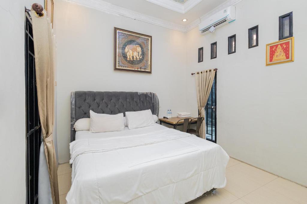 Serang Hotel | Boss Residence Serang Mitra RedDoorz