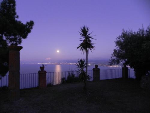 Tindari Apartment | Bouganville a Villa Greco